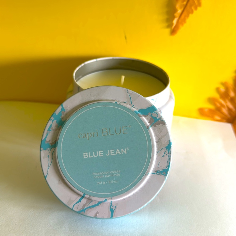 Capri Blue Jean Scented Candle 241g 8.5oz - Picture 2 of 7